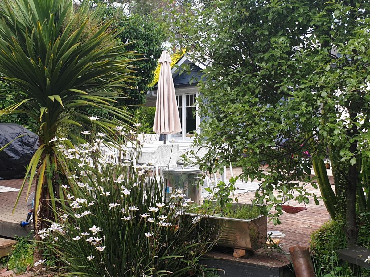 מוטואקה Cabins On Tudor Bed & Breakfast מראה חיצוני תמונה