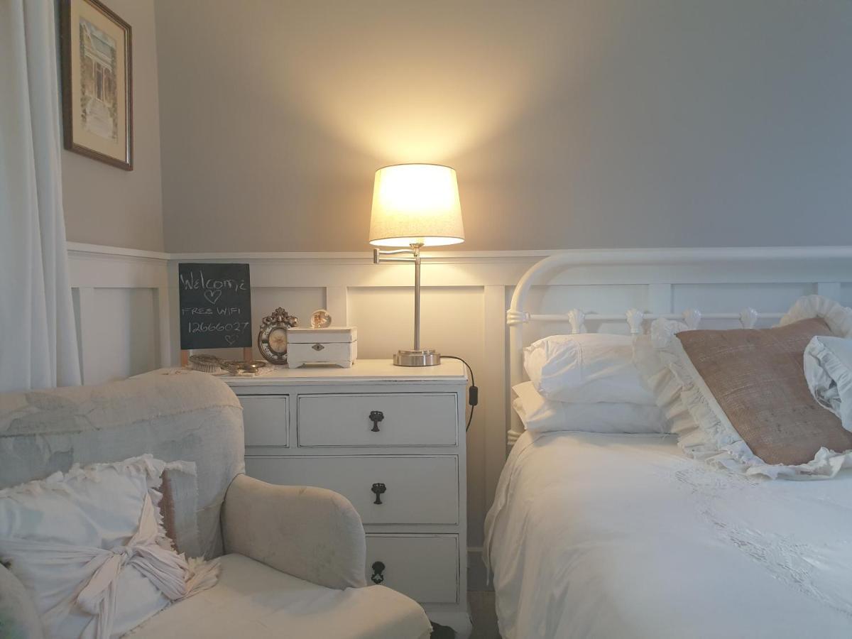 מוטואקה Cabins On Tudor Bed & Breakfast מראה חיצוני תמונה