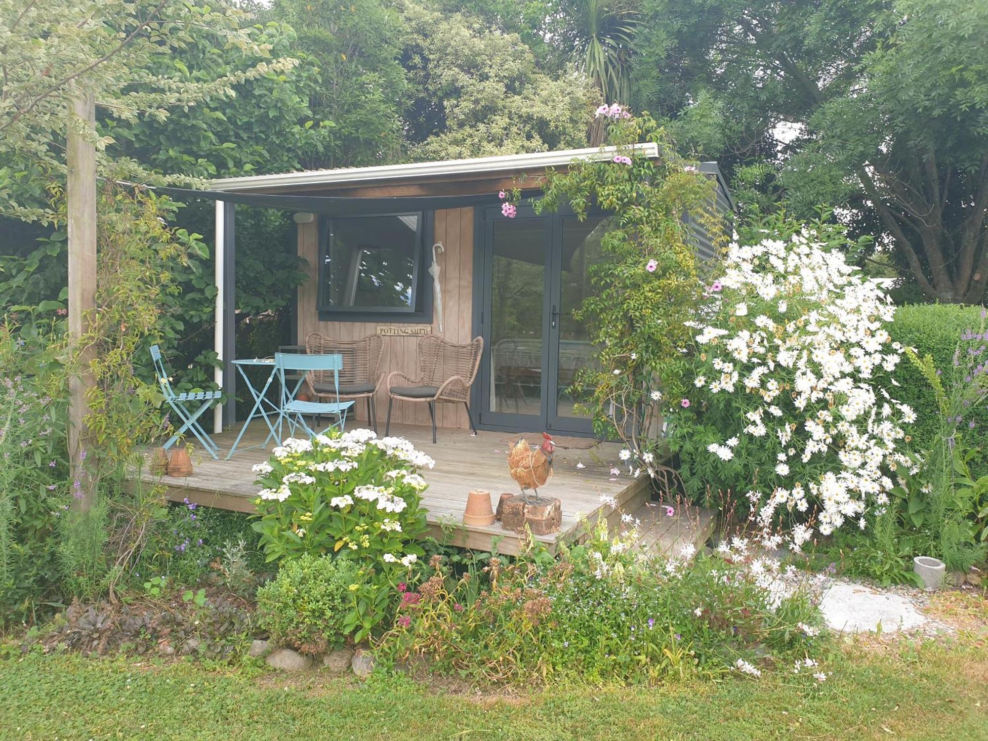 מוטואקה Cabins On Tudor Bed & Breakfast מראה חיצוני תמונה