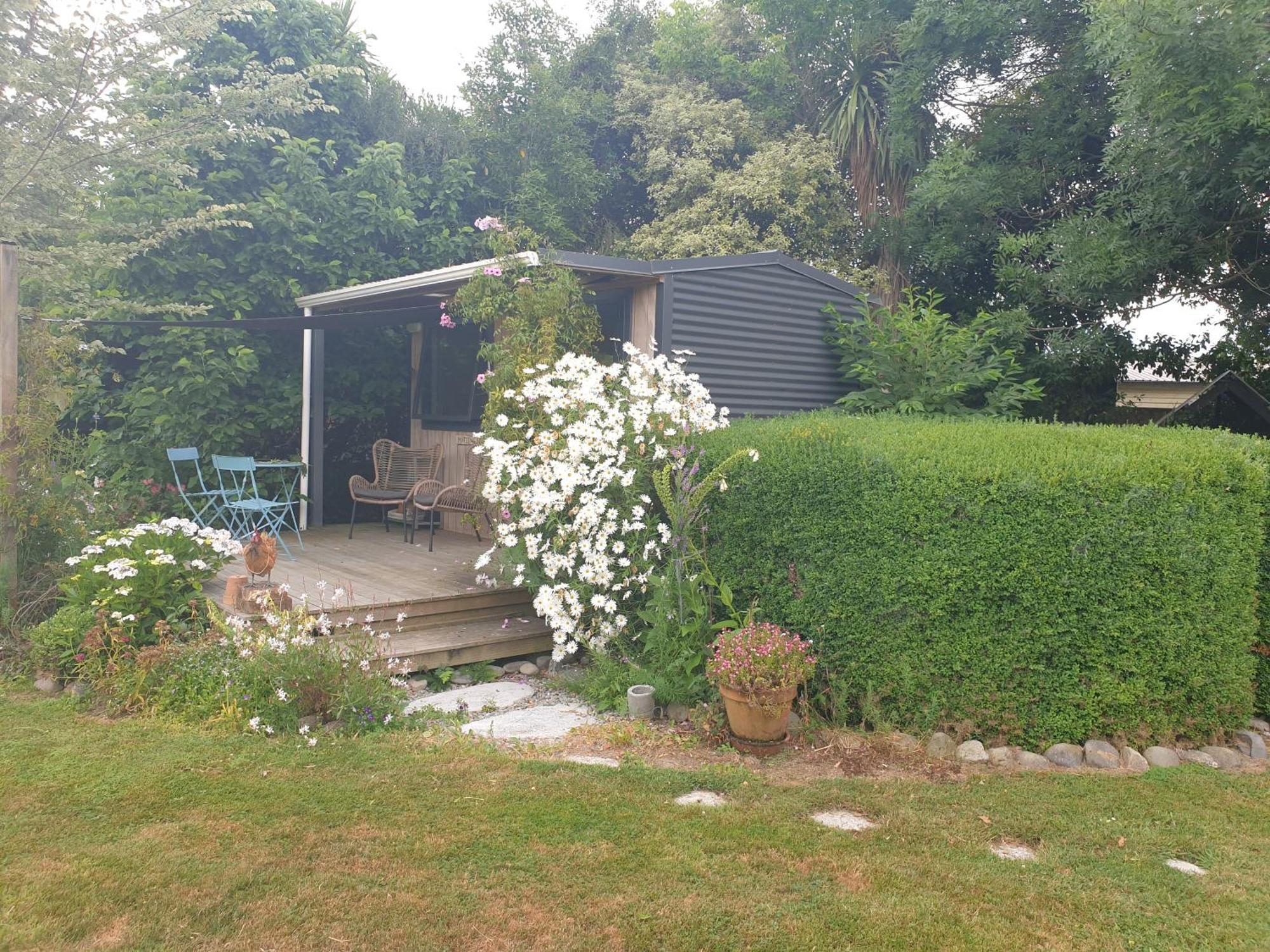 מוטואקה Cabins On Tudor Bed & Breakfast מראה חיצוני תמונה