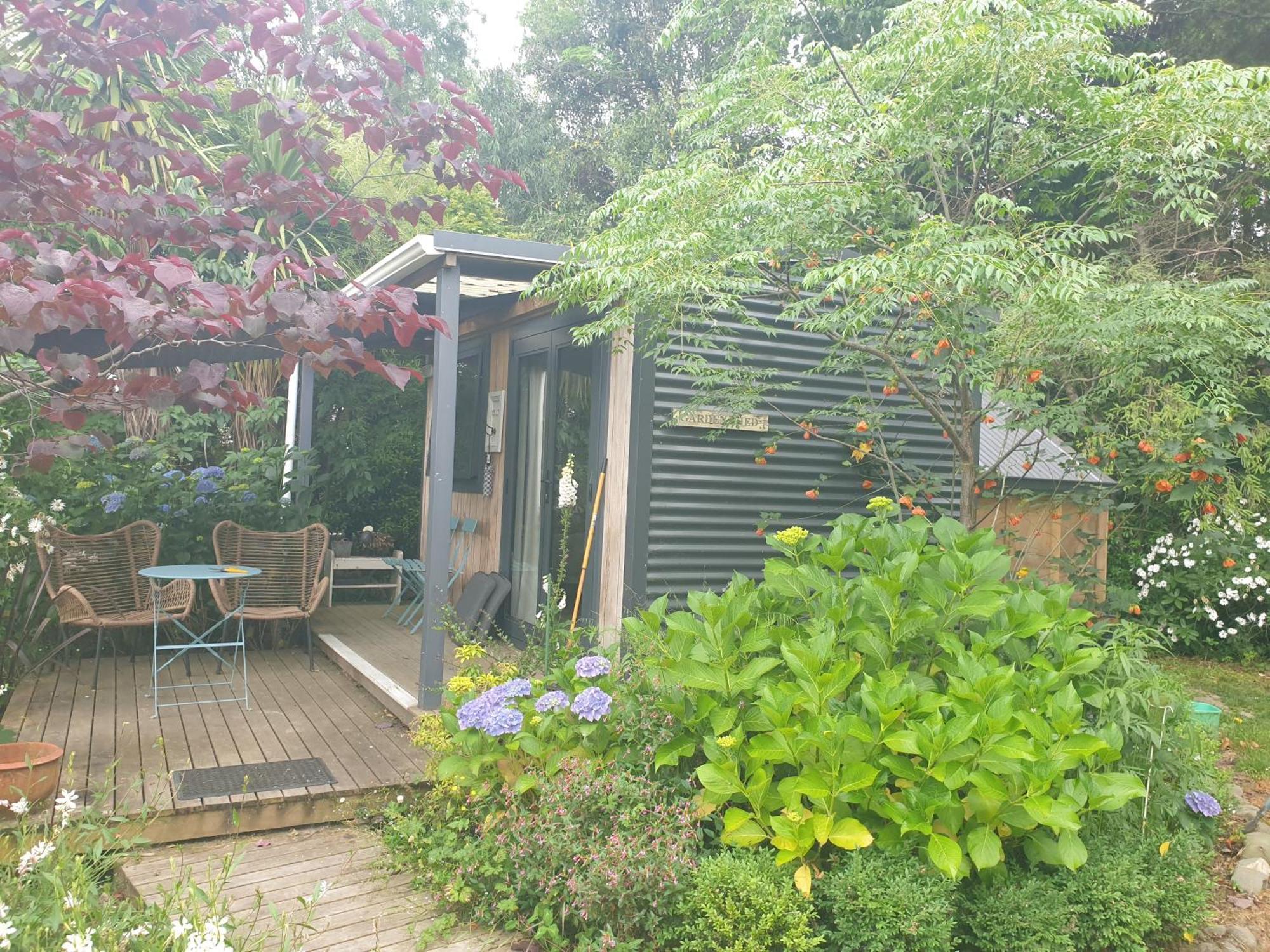 מוטואקה Cabins On Tudor Bed & Breakfast מראה חיצוני תמונה