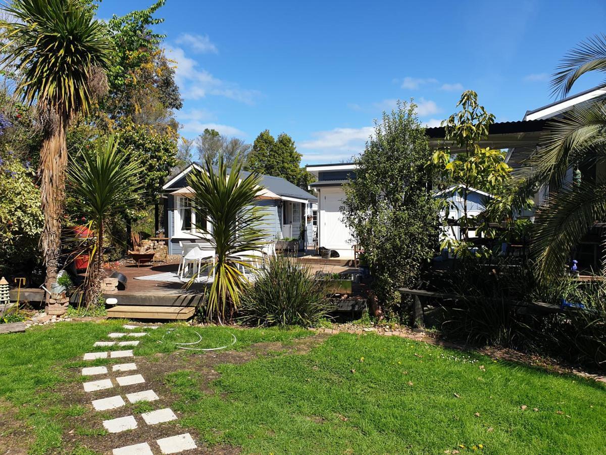 מוטואקה Cabins On Tudor Bed & Breakfast מראה חיצוני תמונה